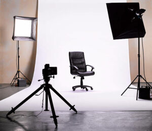 Hot-seat-in-photo-shoot-in-photographic-studio.